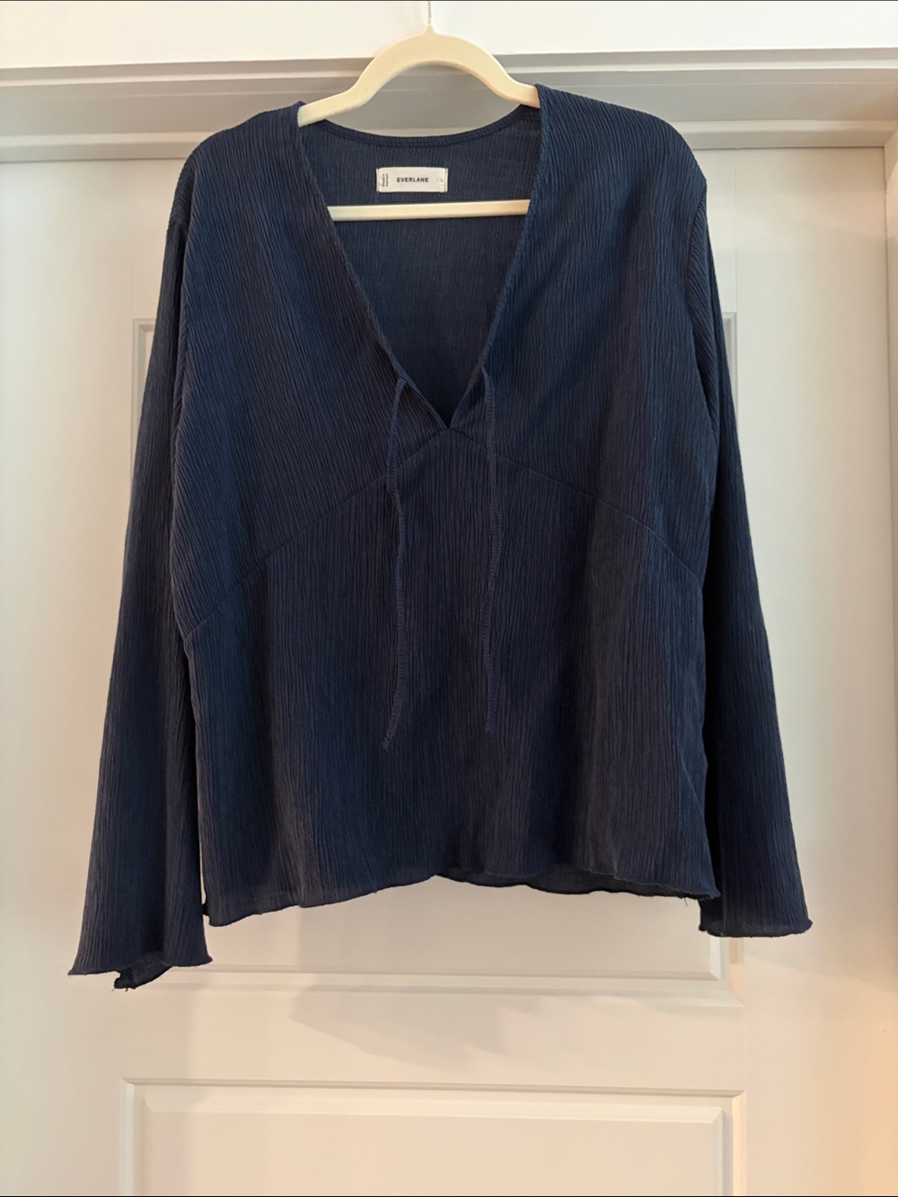 Everlane Crinkle Long-Sleeve in Navy, Size Large